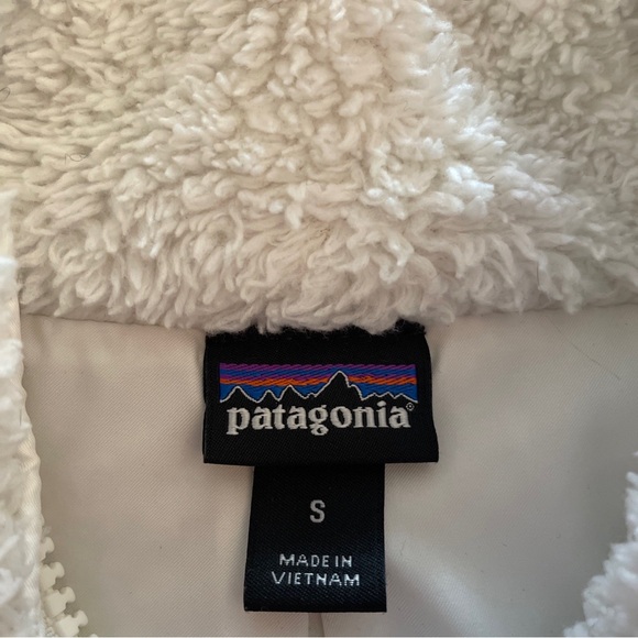 Patagonia Women’s Small Los Gatos Full Zip White Furry Fleece Vest 25216 - Picture 2 of 11